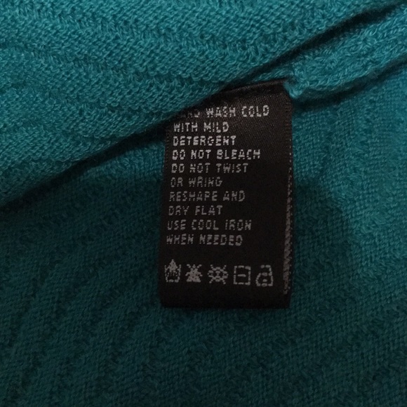 August silk tie front light sweater medium - Picture 6 of 6